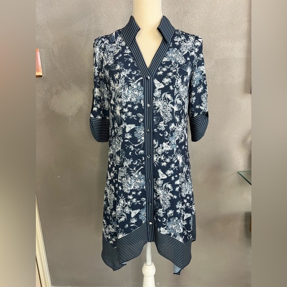 Alice + Olivia Conner Roll-Sleeve Handkerchief Shirtdress - Picture 5 of 9